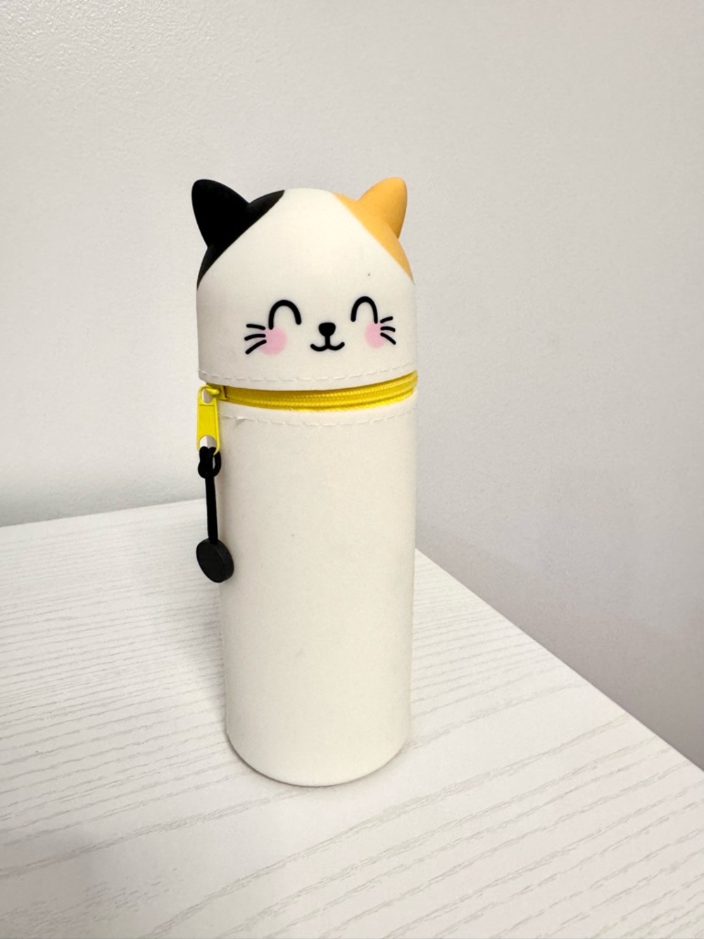 Cute Cat Silicone Pen Pencil Standing Case Storage - White with Yellow Accent